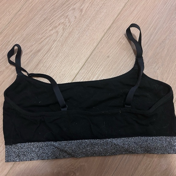 DKNY Women’s Black Sports Bra/Bralette Size M with sparkly silver band - Picture 2 of 4